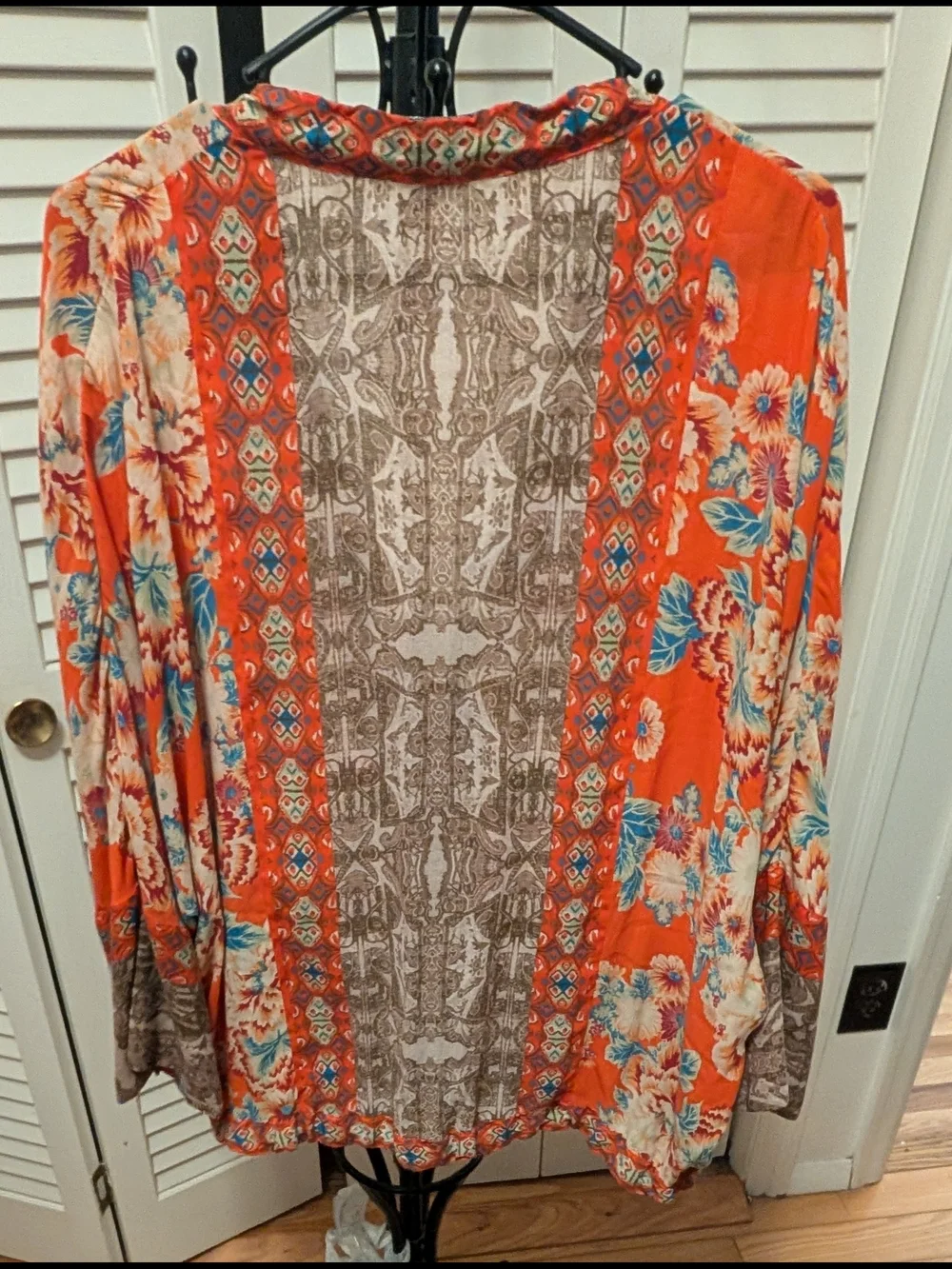 Free People Floral Orange V-Neck Zip Top Size Medium